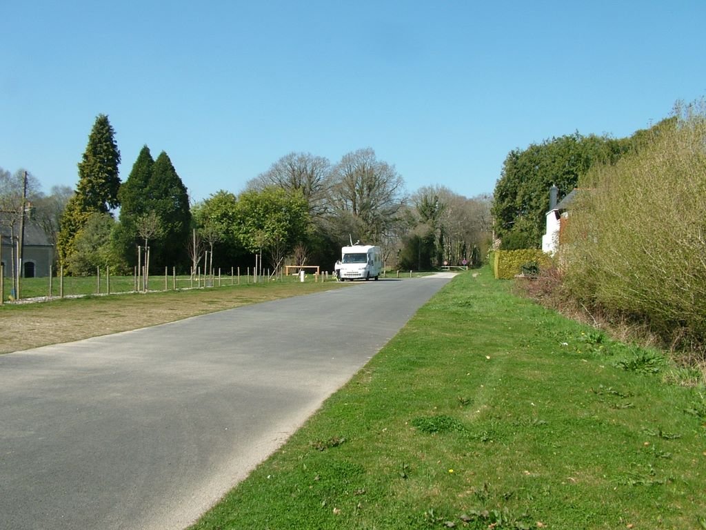 aire de camping car gare de guiscriff